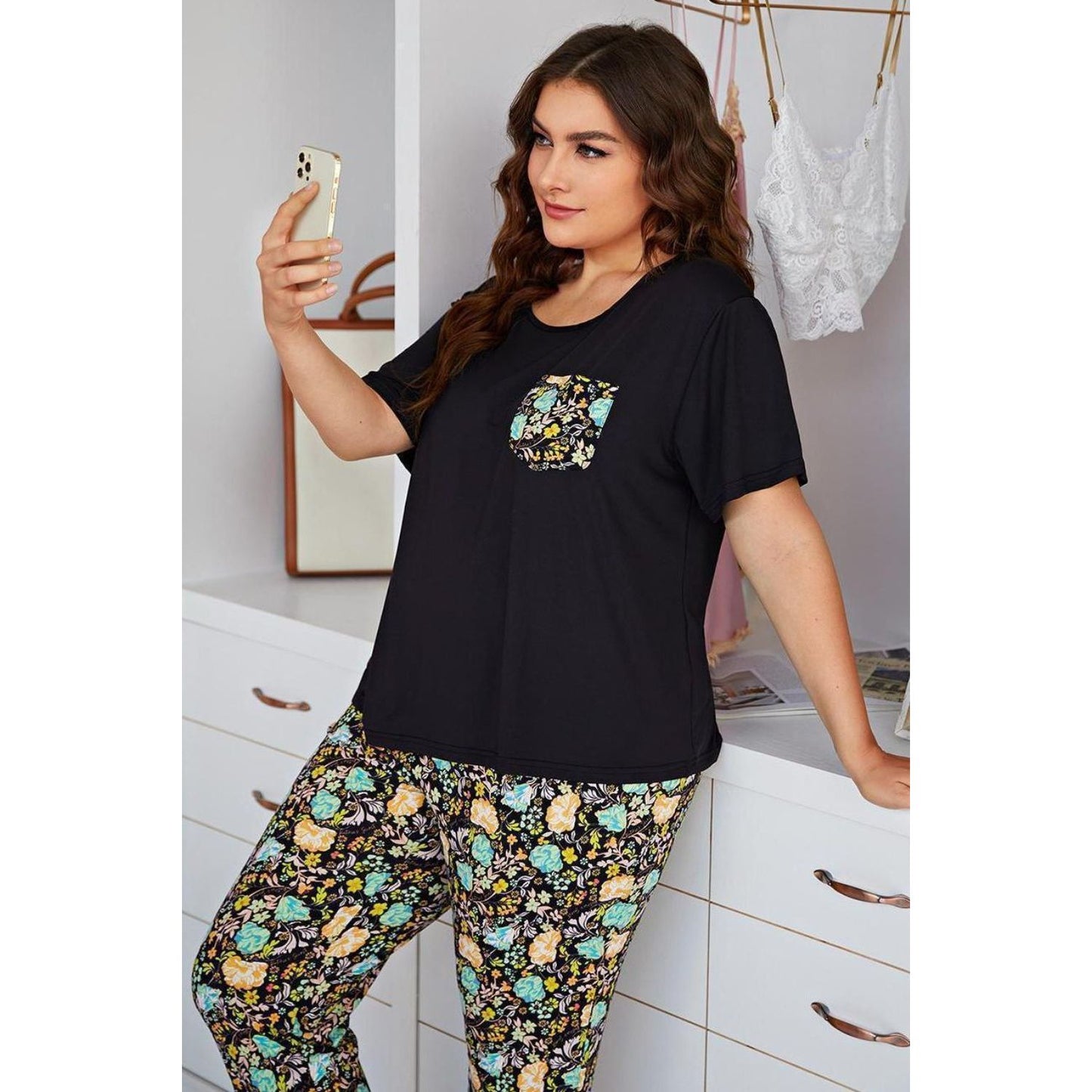 Contrast Tee & Floral Pants Set