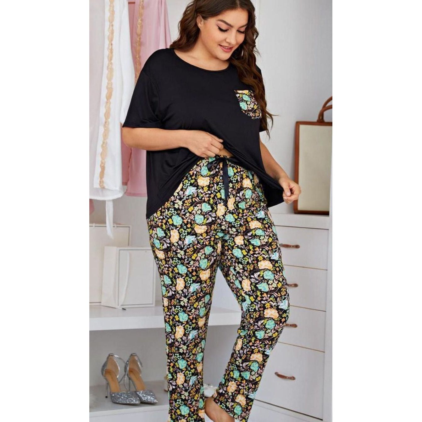 Contrast Tee & Floral Pants Set